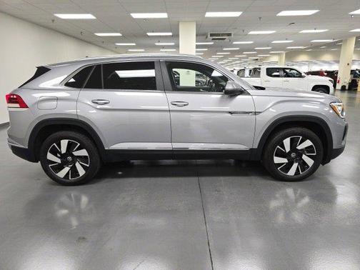 2024 Volkswagen Atlas Cross Sport 2.0T SEL