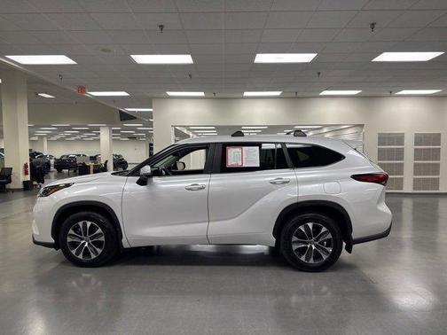 2023 Toyota Highlander XSE