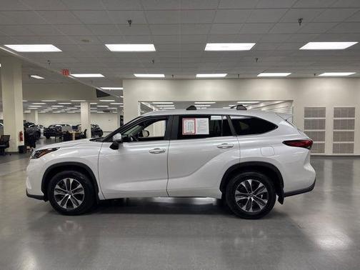 2023 Toyota Highlander XSE