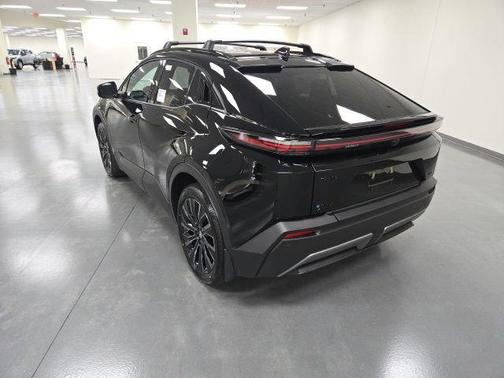 Midnight Black 2026 Toyota C-HR XSE