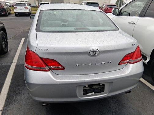 2010 Toyota Avalon XLS