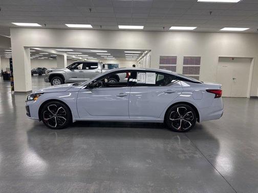 2023 Nissan Altima SR FWD