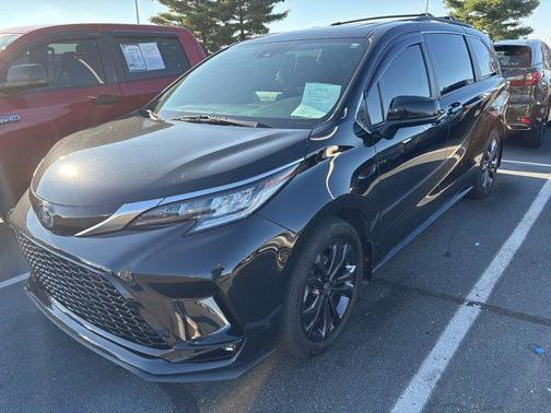 2022 Toyota Sienna XSE 7 Passenger