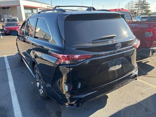 2022 Toyota Sienna XSE 7 Passenger