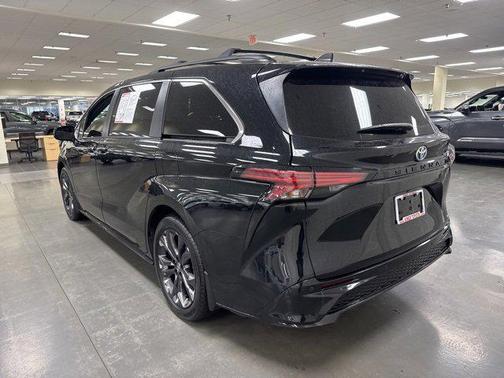 2022 Toyota Sienna XSE 7 Passenger