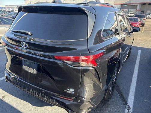 2022 Toyota Sienna XSE 7 Passenger