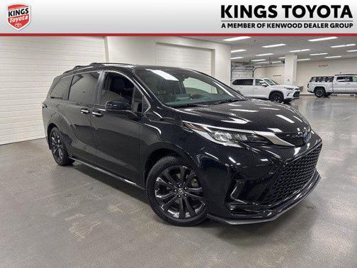 2022 Toyota Sienna XSE 7 Passenger