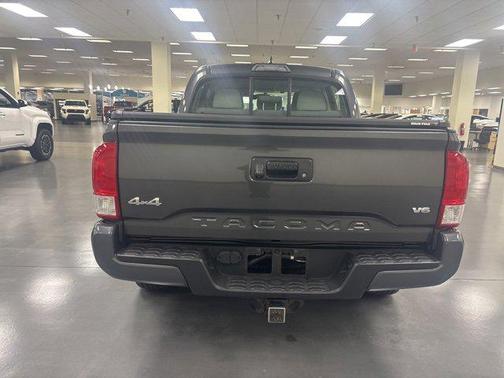 2017 Toyota Tacoma SR