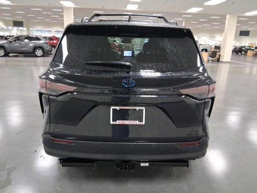 2024 Toyota Sienna Woodland Edition