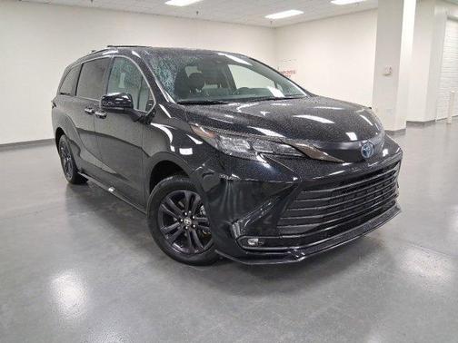 2024 Toyota Sienna Woodland Edition