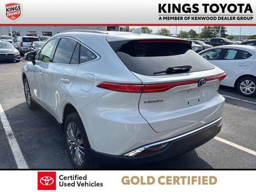Blizzard Pearl 2021 Toyota Venza XLE