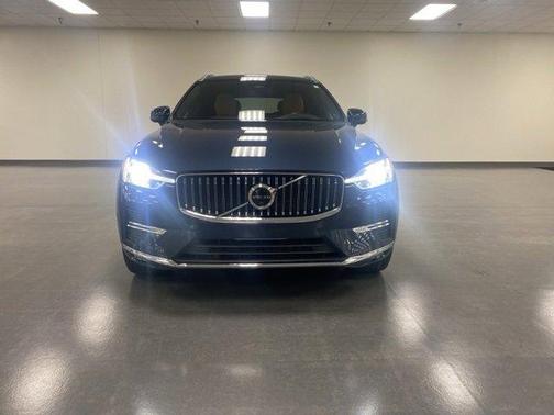 2022 Volvo XC60 B5 Inscription