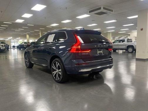 2022 Volvo XC60 B5 Inscription