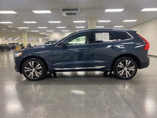 2022 Volvo XC60 B5 Inscription