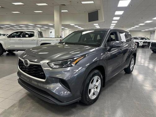 Magnetic Gray Metallic 2023 Toyota Highlander L