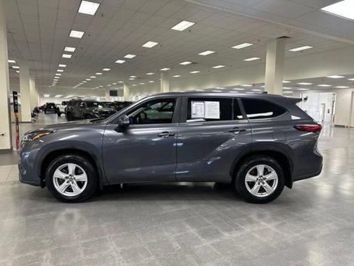 Magnetic Gray Metallic 2023 Toyota Highlander L