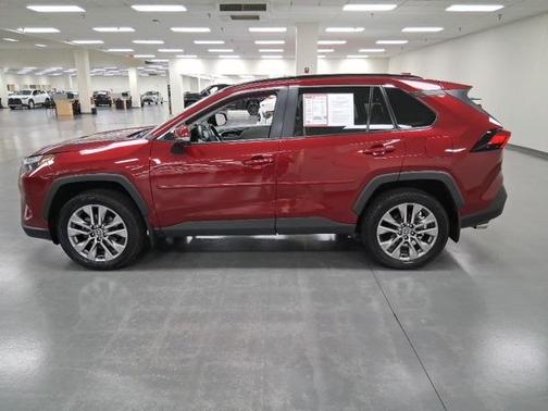 2022 Toyota RAV4 XLE Premium