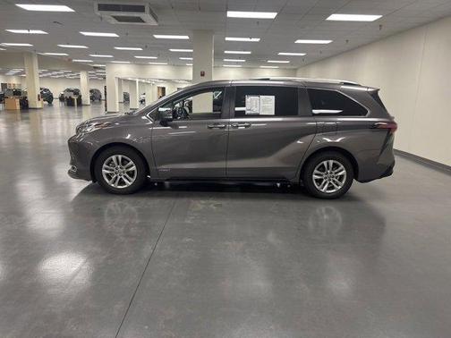 2021 Toyota Sienna Limited