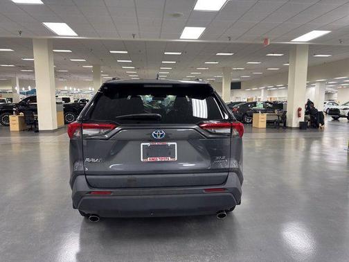 2020 Toyota RAV4 Hybrid XLE