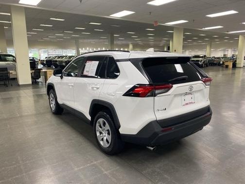 2020 Toyota RAV4 LE