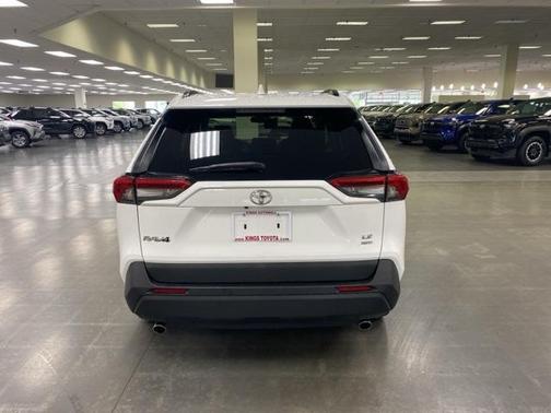 2020 Toyota RAV4 LE