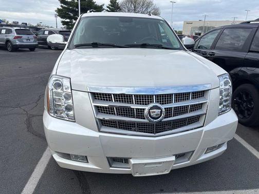 White Diamond Tricoat 2011 Cadillac Escalade ESV Base