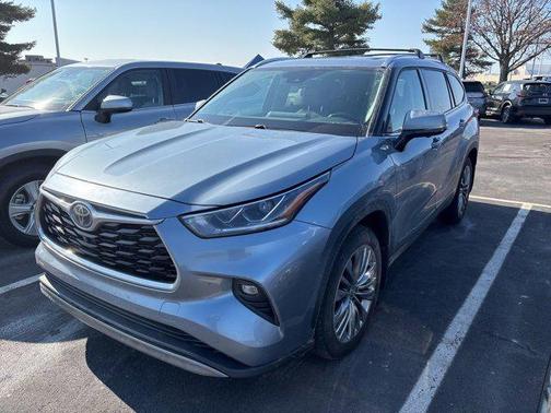 2023 Toyota Highlander Platinum