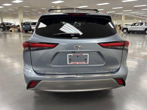 2023 Toyota Highlander Platinum