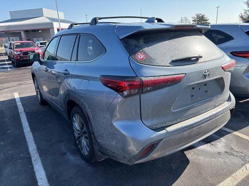 2023 Toyota Highlander Platinum
