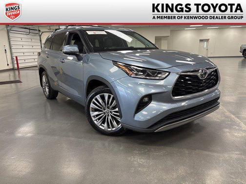 2023 Toyota Highlander Platinum