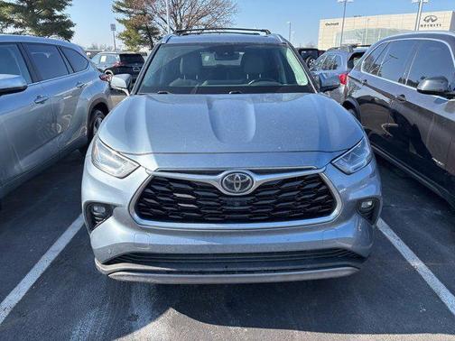 2023 Toyota Highlander Platinum