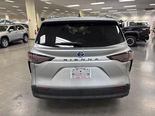 2024 Toyota Sienna XLE