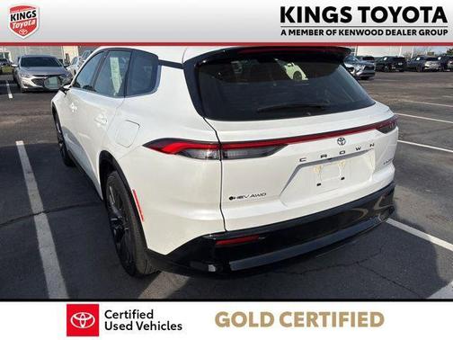 Oxygen White 2025 Toyota Crown Signia Limited