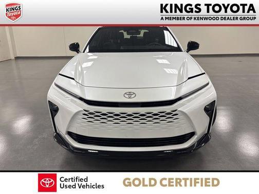 Oxygen White 2025 Toyota Crown Signia Limited