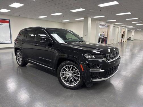 2022 Jeep Grand Cherokee Summit