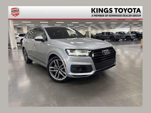 Florett Silver Metallic 2018 Audi Q7 3.0T Prestige