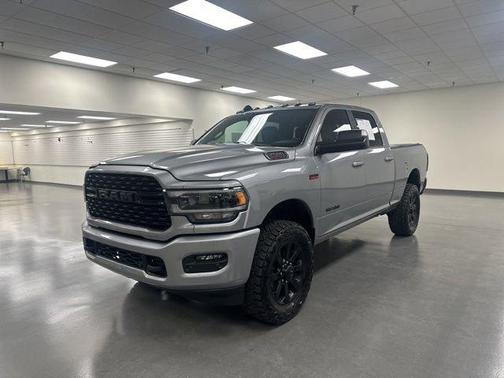 2022 RAM 2500 Big Horn Crew Cab 4x4 6'4' Box