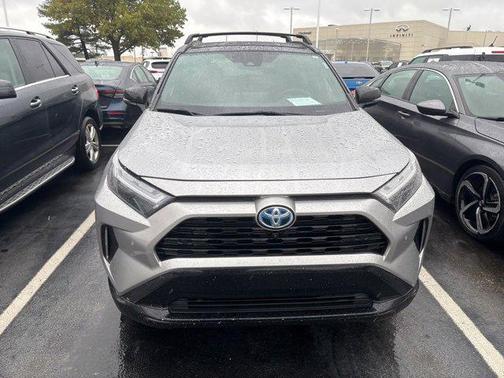 2022 Toyota RAV4 Hybrid SE