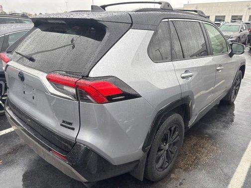 2022 Toyota RAV4 Hybrid SE