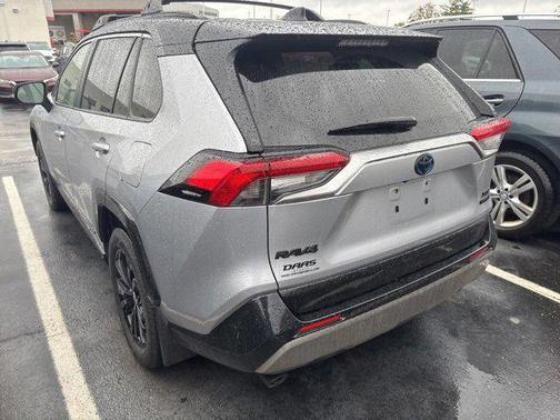 2022 Toyota RAV4 Hybrid SE