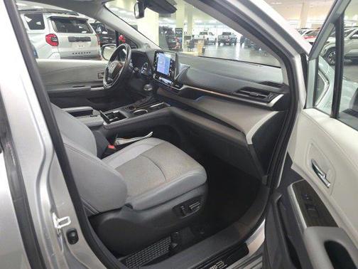 2023 Toyota Sienna Limited