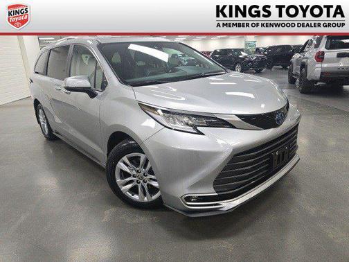 2023 Toyota Sienna Limited