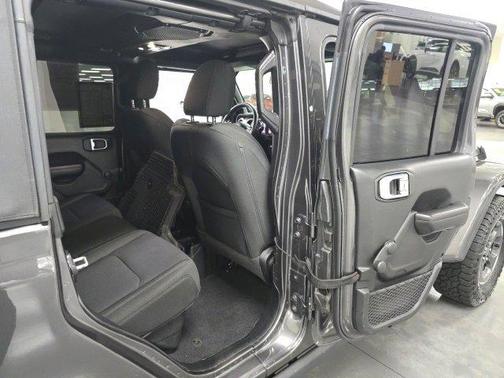 2021 Jeep Gladiator Sport