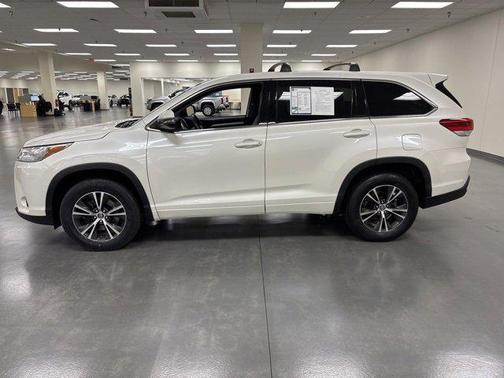 2018 Toyota Highlander LE I4