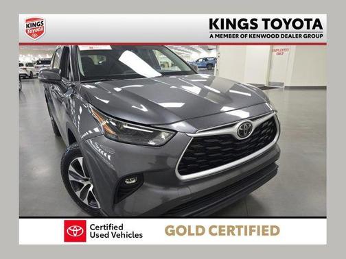 Magnetic Gray Metallic 2024 Toyota Highlander XLE