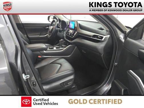 Magnetic Gray Metallic 2024 Toyota Highlander XLE