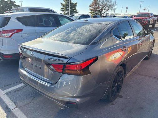 2022 Nissan Altima SR FWD