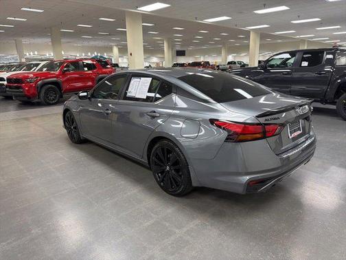 2022 Nissan Altima SR FWD