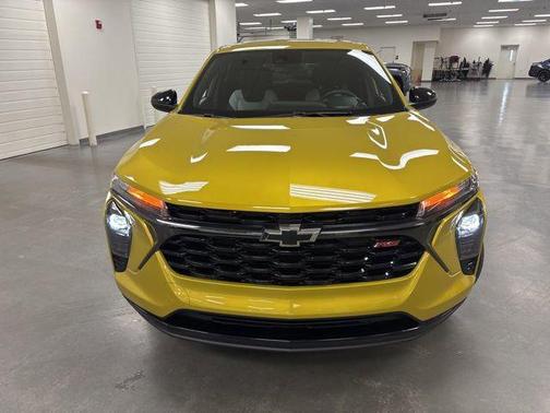 Nitro Yellow Metallic 2024 Chevrolet Trax FWD 1RS