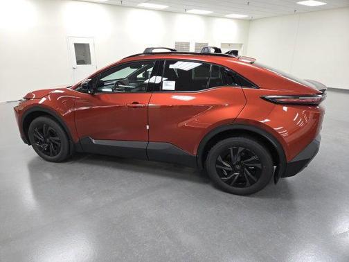 Tandoori 2026 Toyota C-HR SE